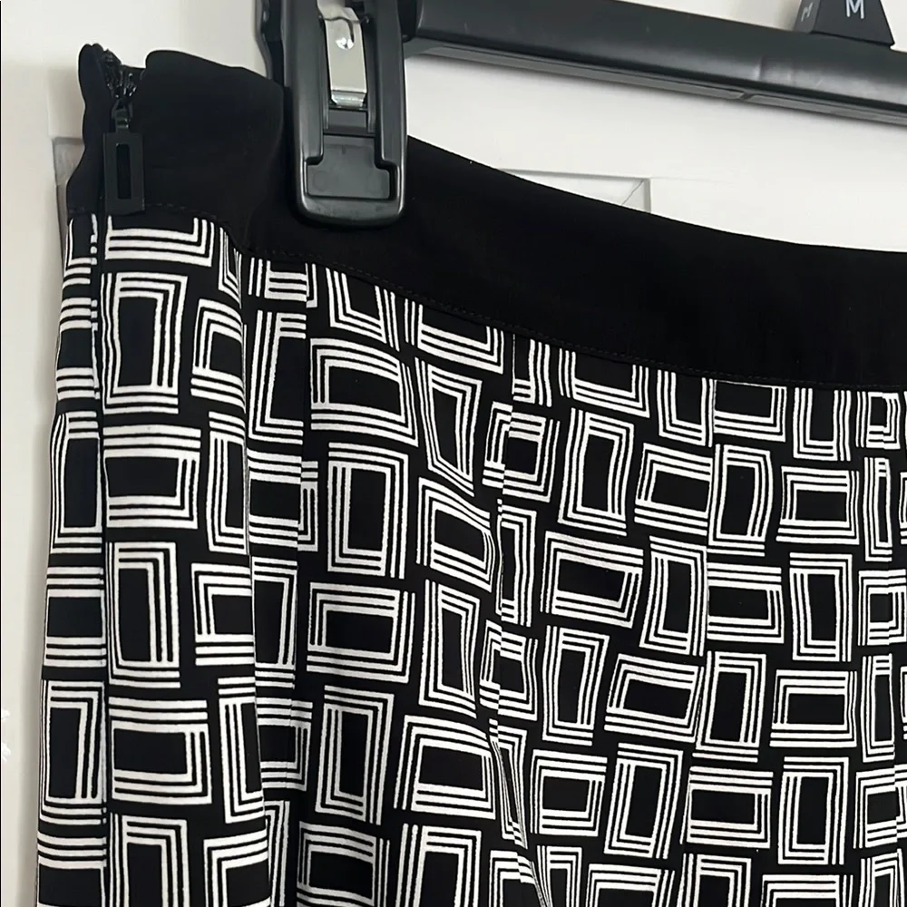 Karl Lagerfeld Black White Geometric Lightweight Pleated Mini Skirt,Women’s Sz 6 - Picture 3 of 16